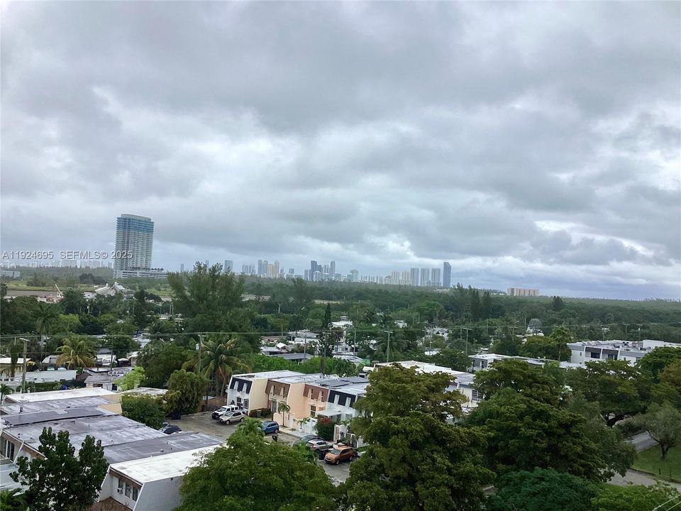 For Rent: $2,500 (2 beds, 2 baths, 963 Square Feet)