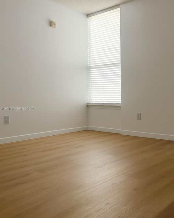 For Rent: $2,500 (2 beds, 2 baths, 963 Square Feet)