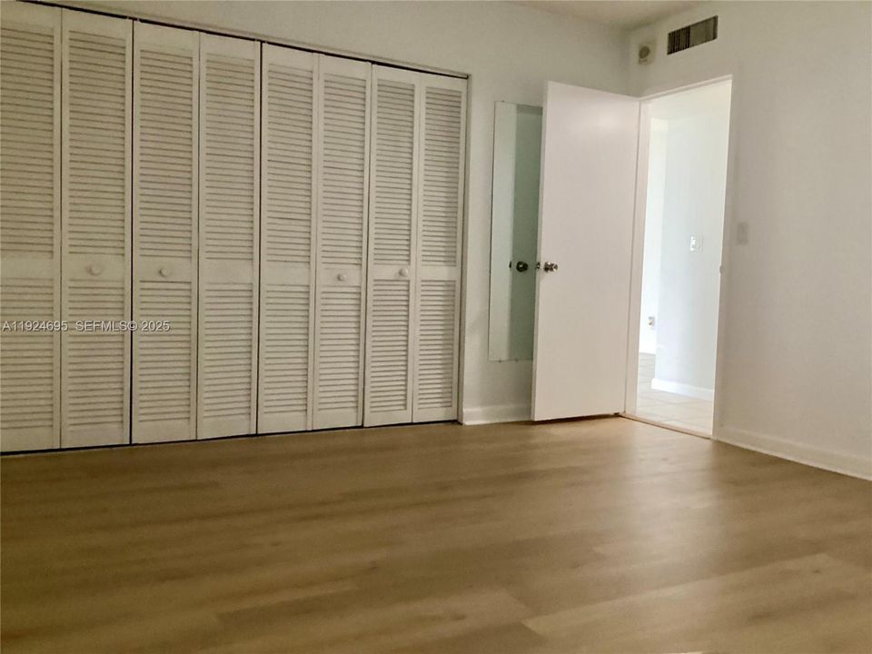 For Rent: $2,500 (2 beds, 2 baths, 963 Square Feet)