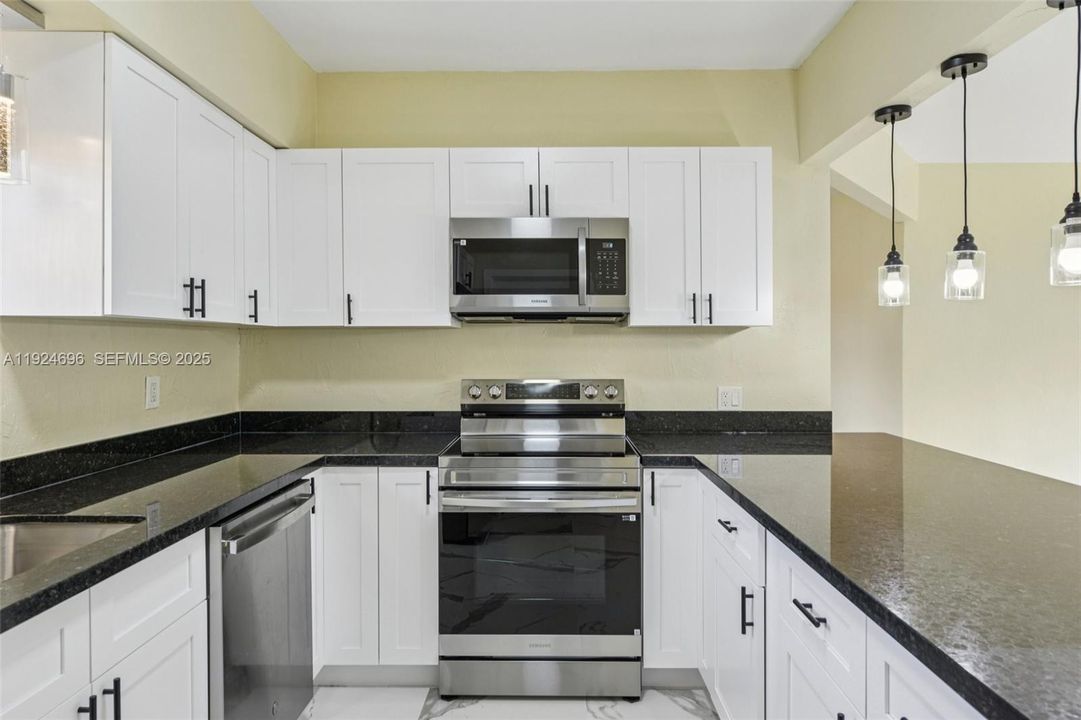 For Sale: $779,000 (3 beds, 2 baths, 1529 Square Feet)