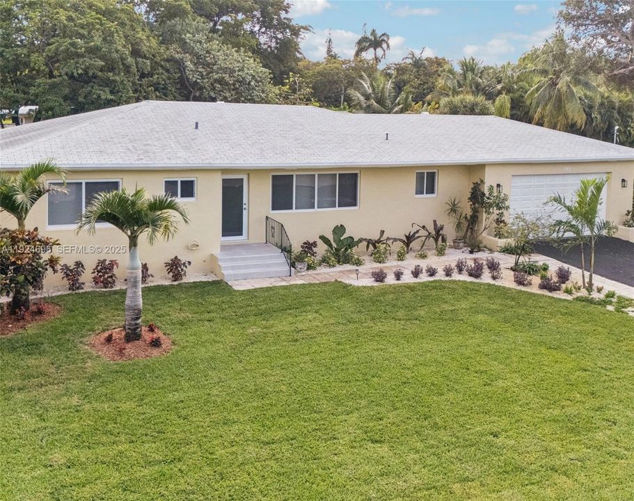 For Sale: $779,000 (3 beds, 2 baths, 1529 Square Feet)