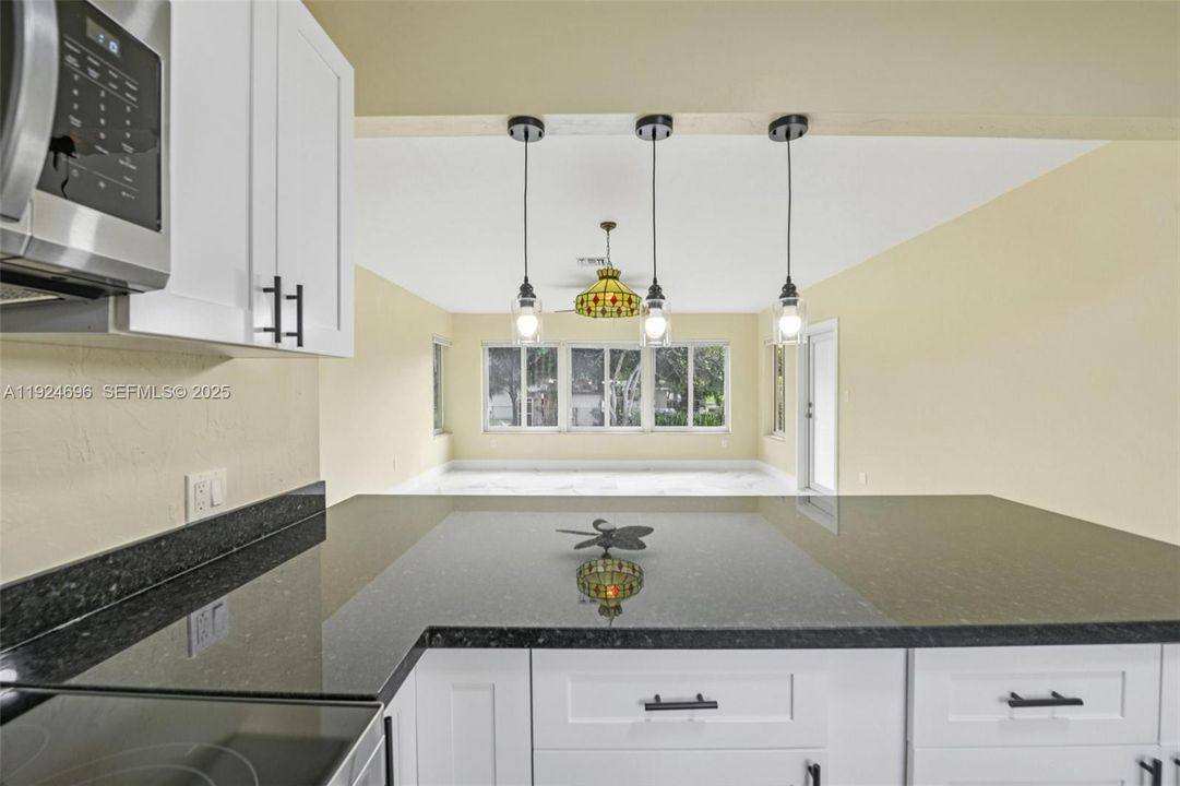 For Sale: $779,000 (3 beds, 2 baths, 1529 Square Feet)