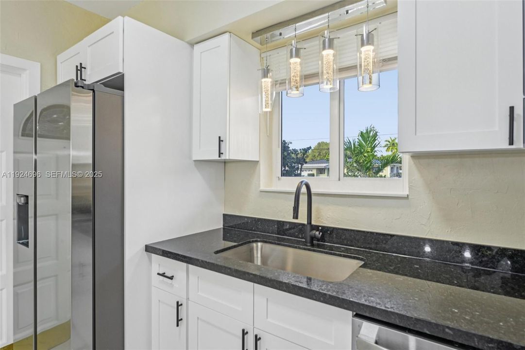 For Sale: $779,000 (3 beds, 2 baths, 1529 Square Feet)