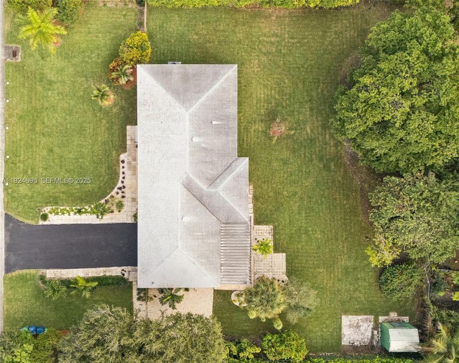 For Sale: $779,000 (3 beds, 2 baths, 1529 Square Feet)