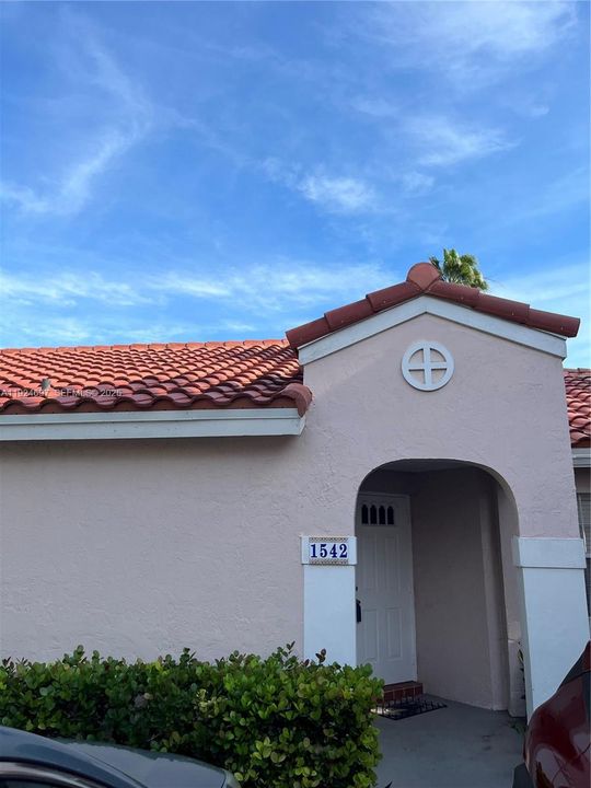 For Rent: $3,500 (3 beds, 2 baths, 1134 Square Feet)