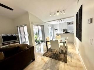 For Rent: $3,500 (3 beds, 2 baths, 1134 Square Feet)