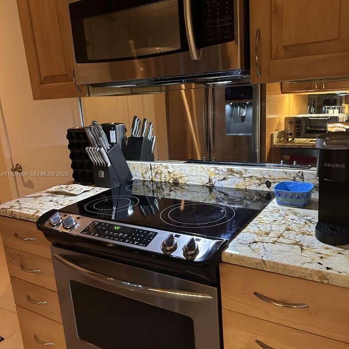 For Sale: $599,000 (2 beds, 2 baths, 1574 Square Feet)