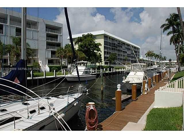 For Sale: $599,000 (2 beds, 2 baths, 1574 Square Feet)