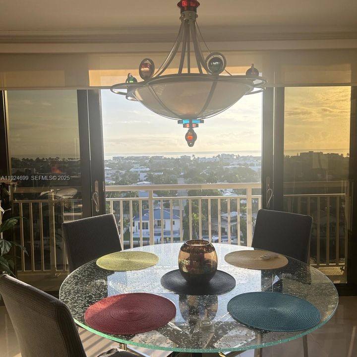 На продажу: $599,000 (2 спален, 2 ванн, 1574 Квадратных фут)