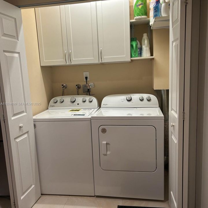 На продажу: $599,000 (2 спален, 2 ванн, 1574 Квадратных фут)