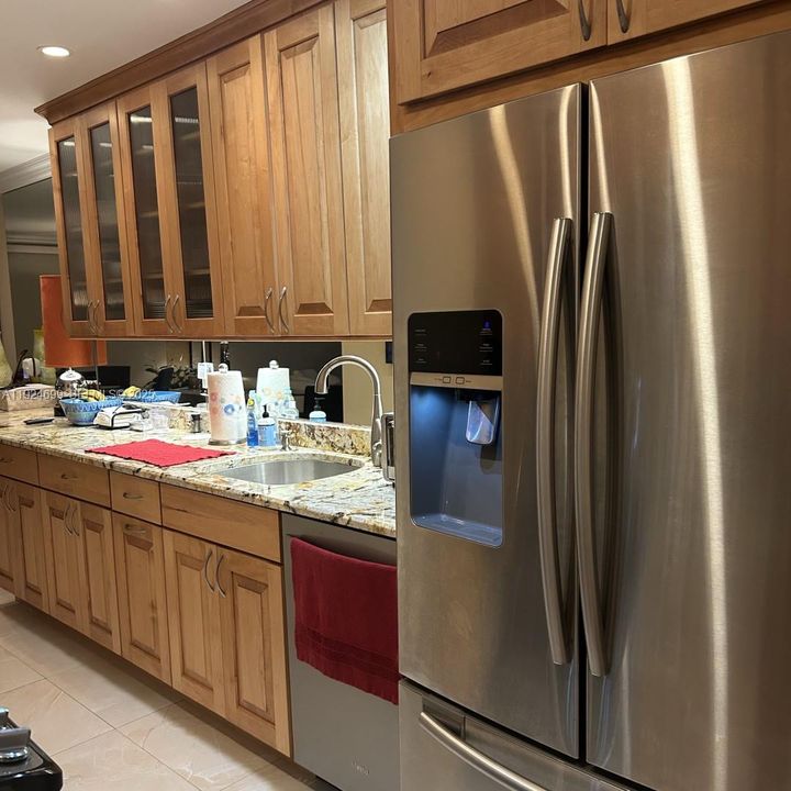 For Sale: $599,000 (2 beds, 2 baths, 1574 Square Feet)