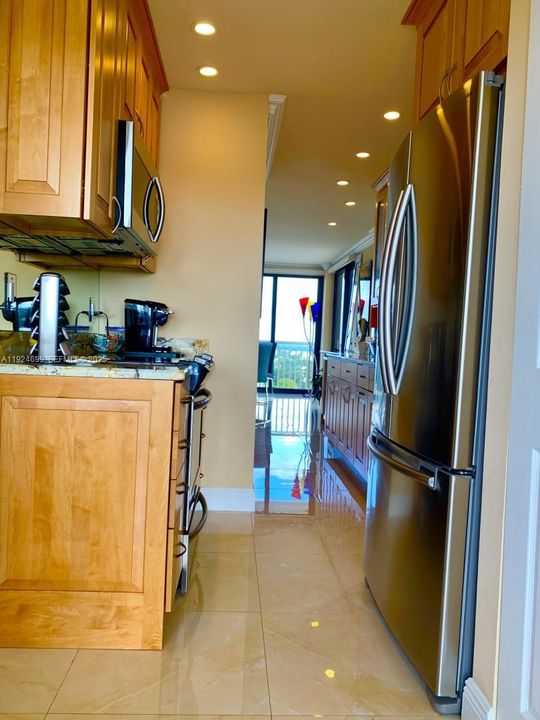 For Sale: $599,000 (2 beds, 2 baths, 1574 Square Feet)