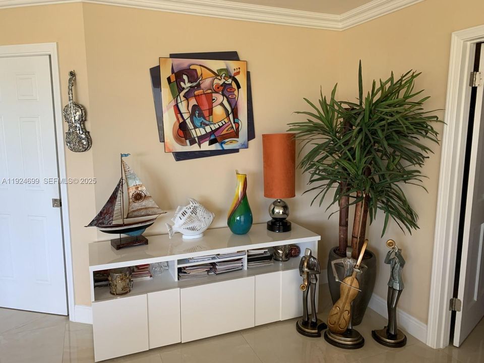 For Sale: $599,000 (2 beds, 2 baths, 1574 Square Feet)