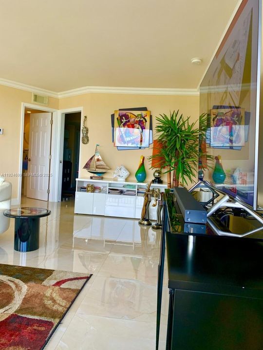 For Sale: $599,000 (2 beds, 2 baths, 1574 Square Feet)