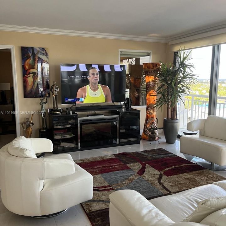 На продажу: $599,000 (2 спален, 2 ванн, 1574 Квадратных фут)