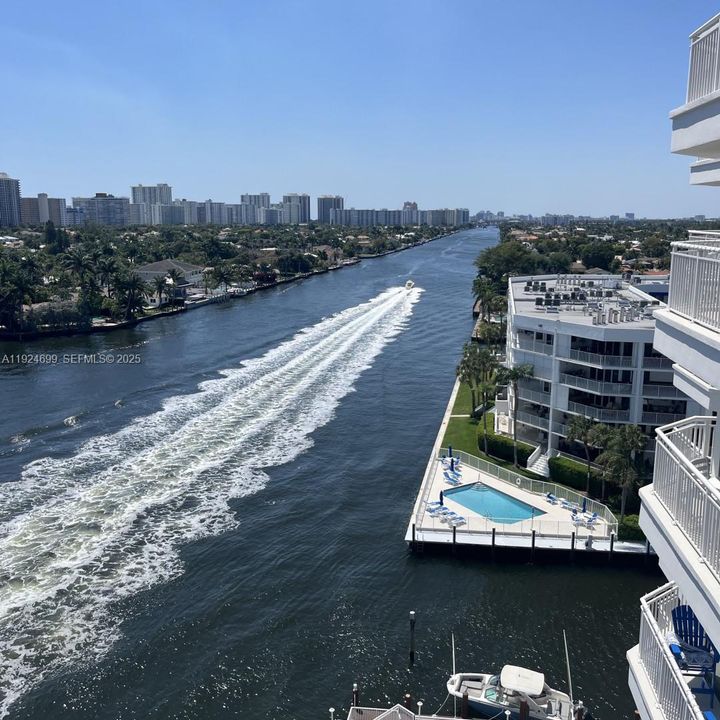 На продажу: $599,000 (2 спален, 2 ванн, 1574 Квадратных фут)