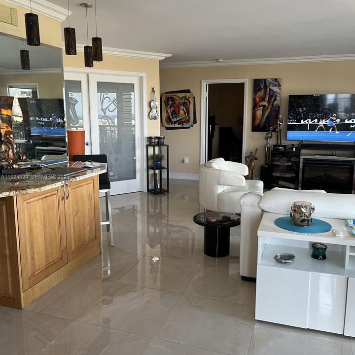 На продажу: $599,000 (2 спален, 2 ванн, 1574 Квадратных фут)