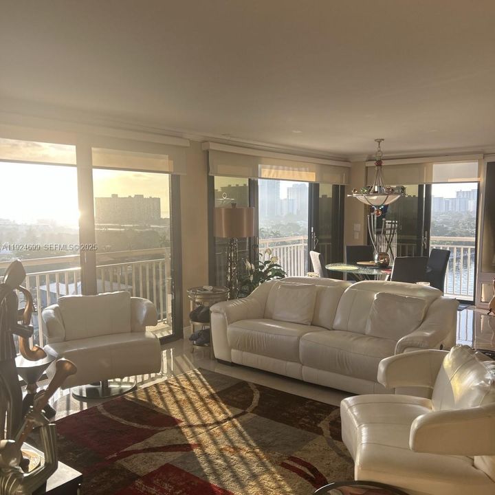 На продажу: $599,000 (2 спален, 2 ванн, 1574 Квадратных фут)