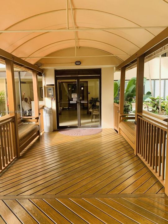 For Sale: $599,000 (2 beds, 2 baths, 1574 Square Feet)