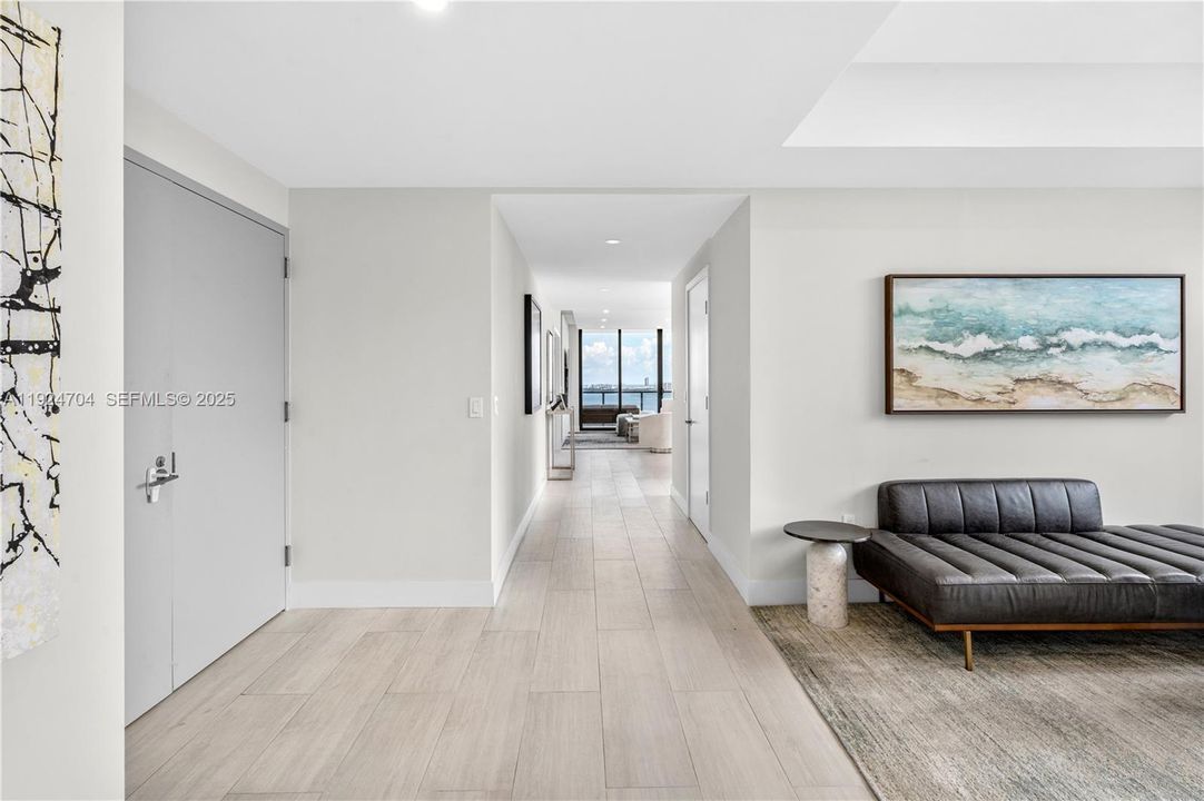 For Rent: $19,500 (3 beds, 4 baths, 2743 Square Feet)