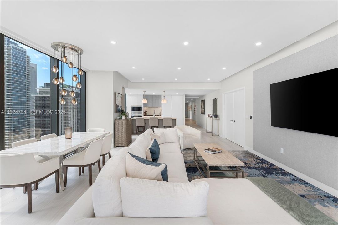 For Rent: $19,500 (3 beds, 4 baths, 2743 Square Feet)