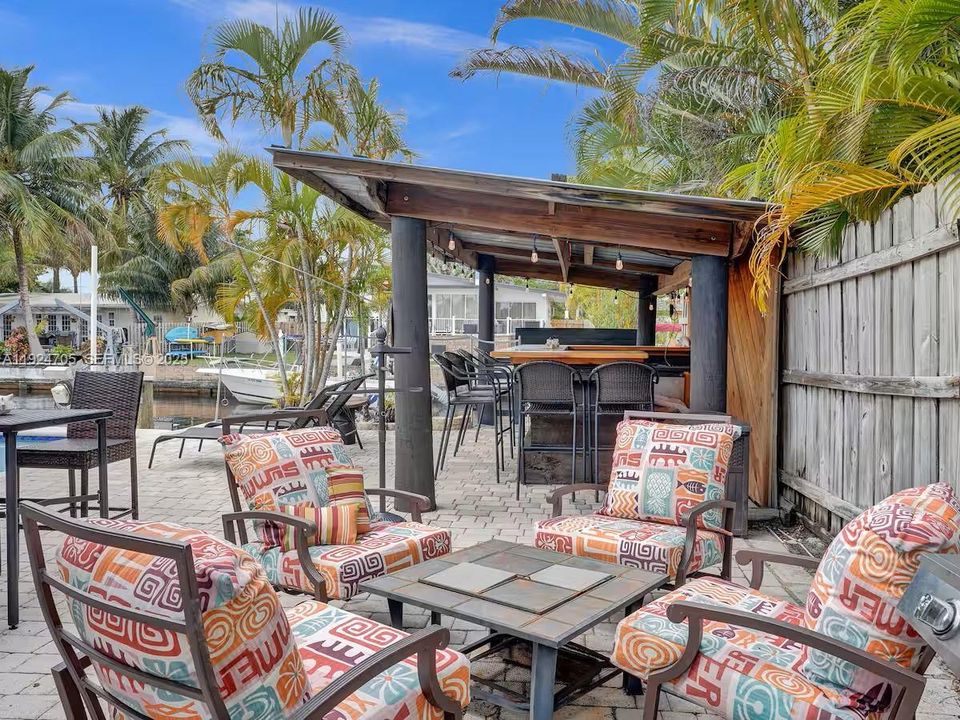 For Rent: $5,500 (3 beds, 2 baths, 1572 Square Feet)