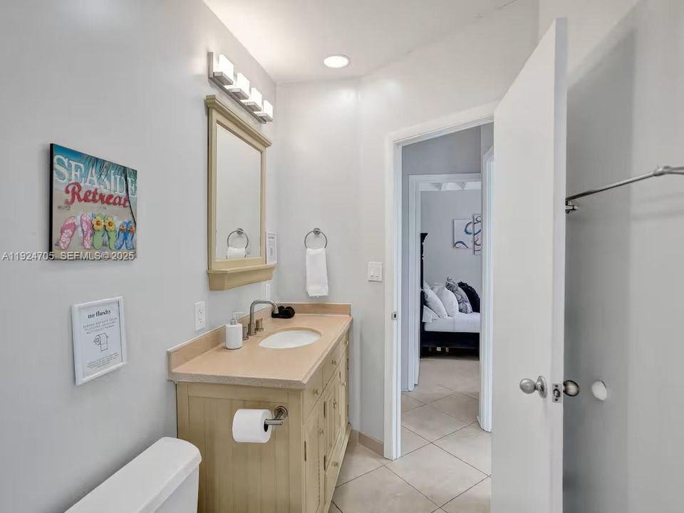 For Rent: $5,500 (3 beds, 2 baths, 1572 Square Feet)