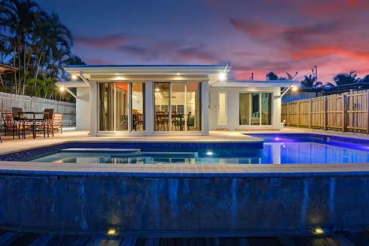 For Rent: $5,500 (3 beds, 2 baths, 1572 Square Feet)