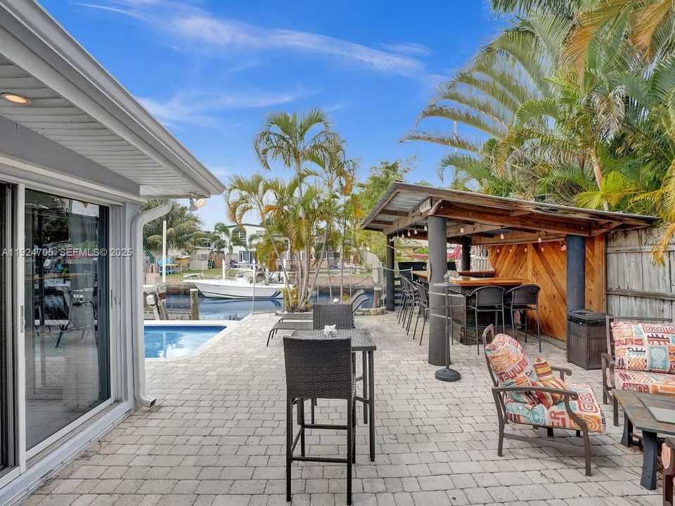 For Rent: $5,500 (3 beds, 2 baths, 1572 Square Feet)