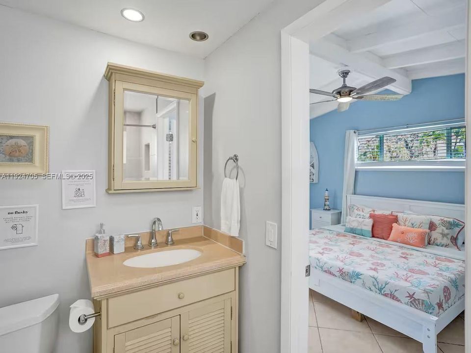 For Rent: $5,500 (3 beds, 2 baths, 1572 Square Feet)