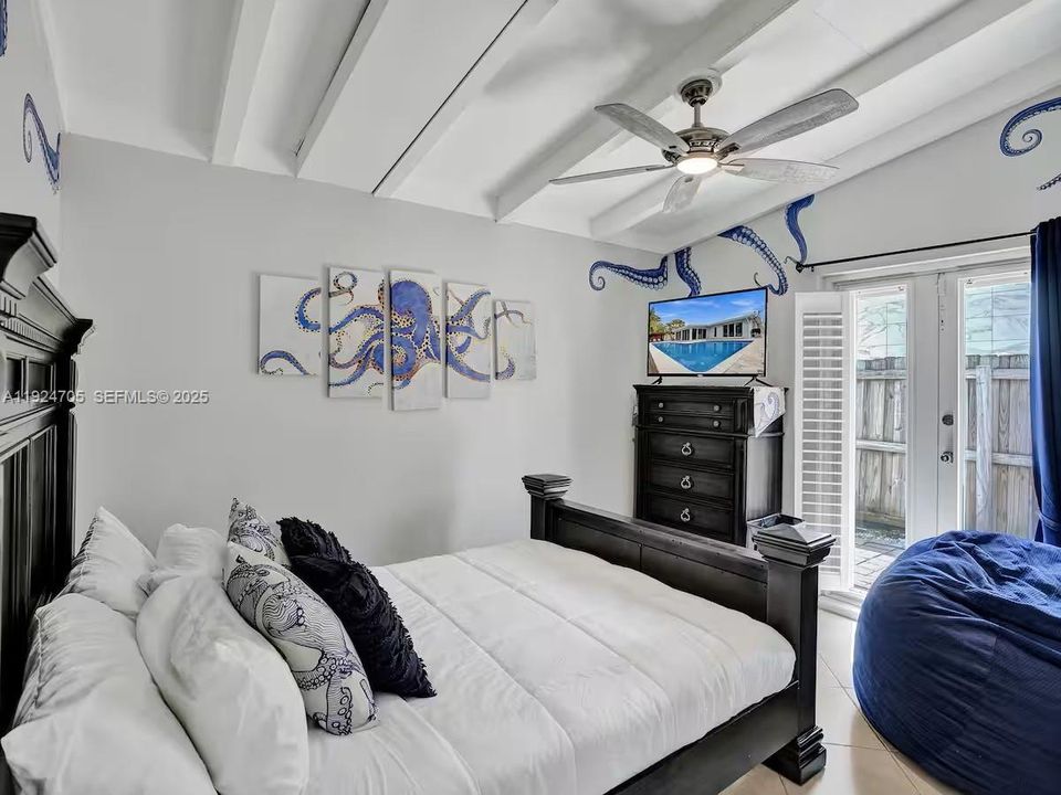 For Rent: $5,500 (3 beds, 2 baths, 1572 Square Feet)