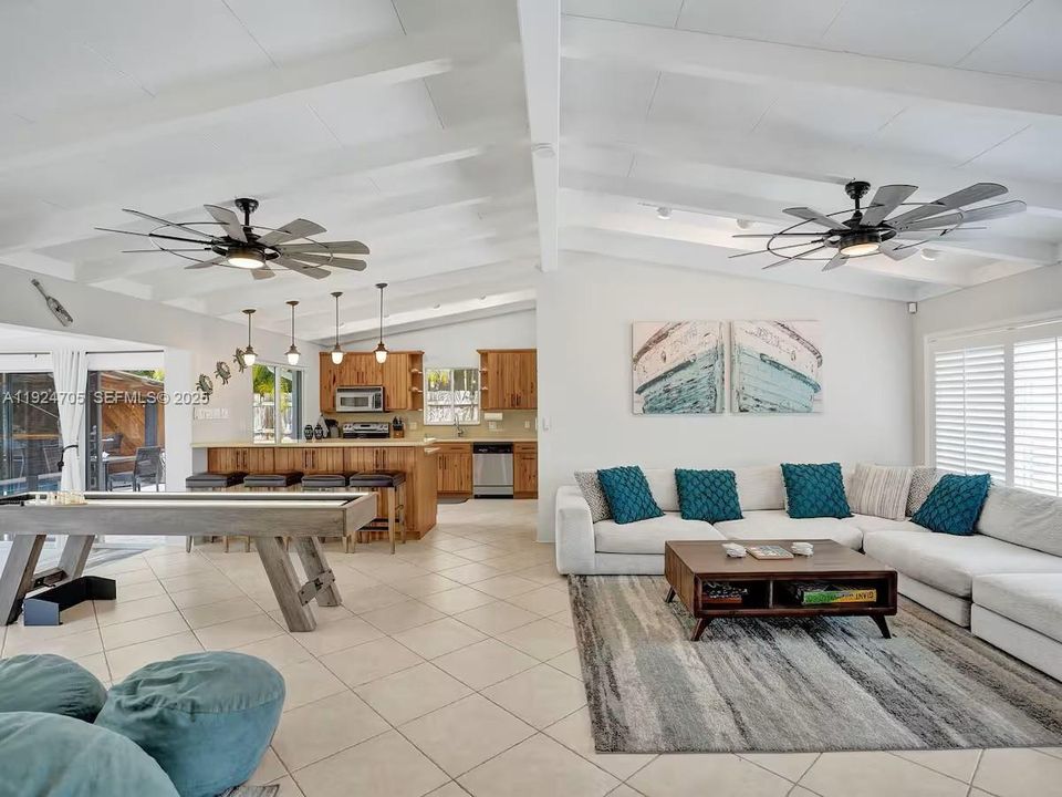 For Rent: $5,500 (3 beds, 2 baths, 1572 Square Feet)