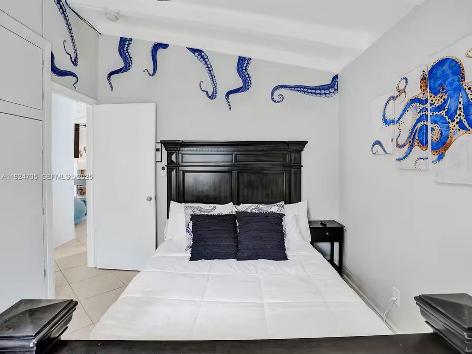 For Rent: $5,500 (3 beds, 2 baths, 1572 Square Feet)