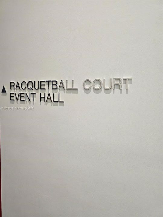 出租: $3,550 (1 贝兹, 1 浴室, 853 平方英尺)