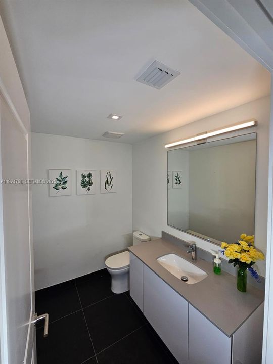 出租: $3,550 (1 贝兹, 1 浴室, 853 平方英尺)