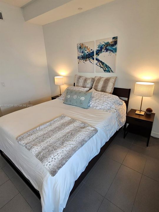 出租: $3,550 (1 贝兹, 1 浴室, 853 平方英尺)