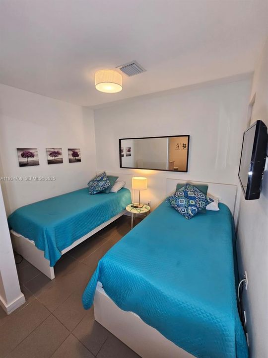 出租: $3,550 (1 贝兹, 1 浴室, 853 平方英尺)