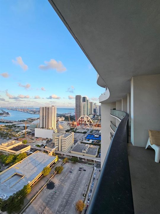 出租: $3,550 (1 贝兹, 1 浴室, 853 平方英尺)