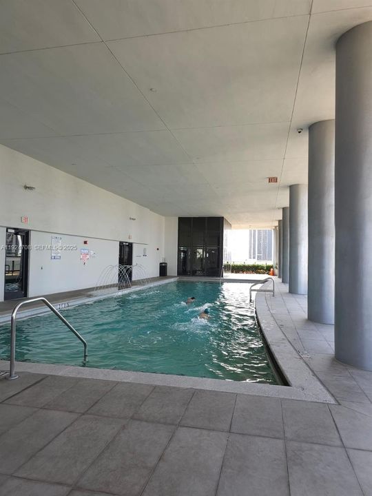 出租: $3,550 (1 贝兹, 1 浴室, 853 平方英尺)