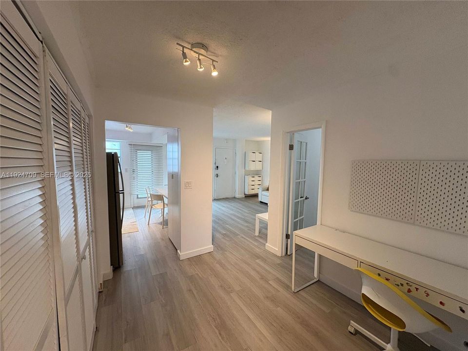 出租: $2,750 (2 贝兹, 1 浴室, 768 平方英尺)