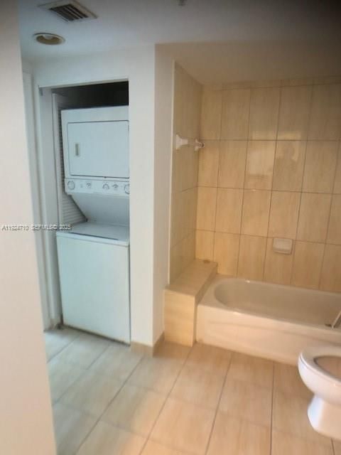 For Sale: $340,000 (1 beds, 1 baths, 825 Square Feet)