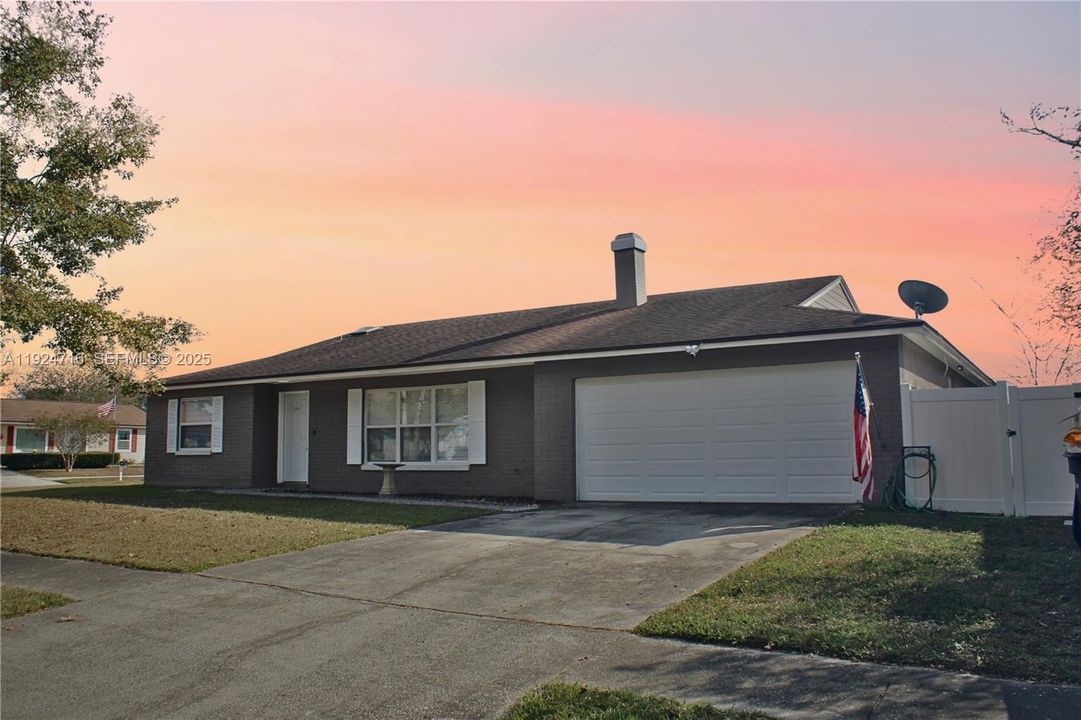 На продажу: $325,000 (4 спален, 2 ванн, 0 Квадратных фут)