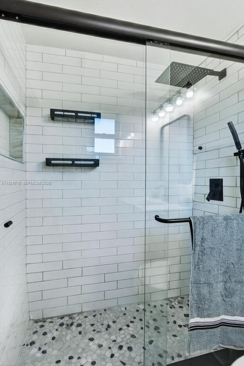 На продажу: $325,000 (4 спален, 2 ванн, 0 Квадратных фут)