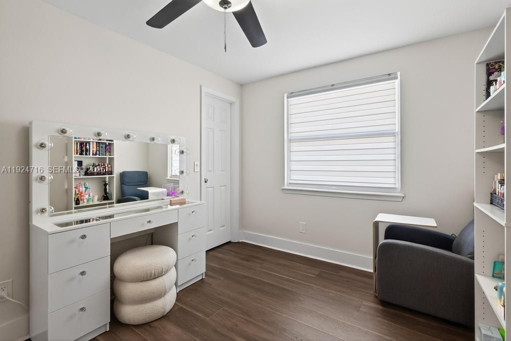 На продажу: $325,000 (4 спален, 2 ванн, 0 Квадратных фут)