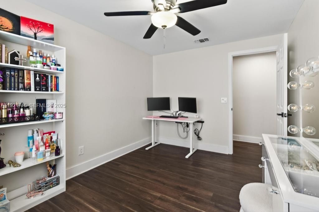 На продажу: $325,000 (4 спален, 2 ванн, 0 Квадратных фут)