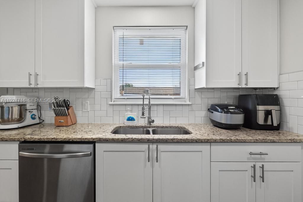 На продажу: $325,000 (4 спален, 2 ванн, 0 Квадратных фут)