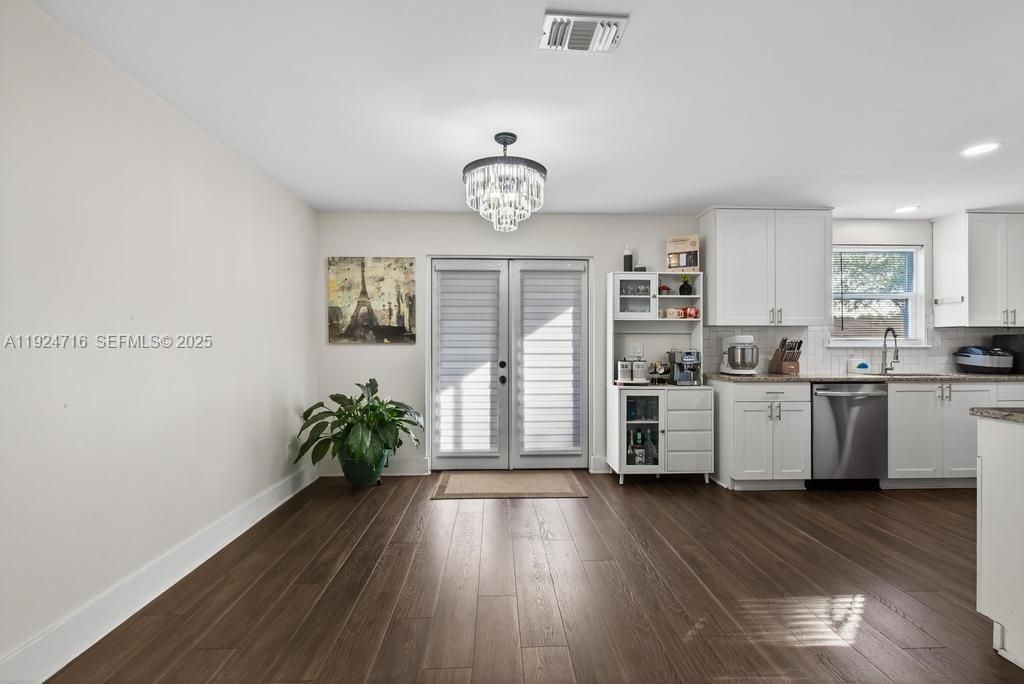 На продажу: $325,000 (4 спален, 2 ванн, 0 Квадратных фут)