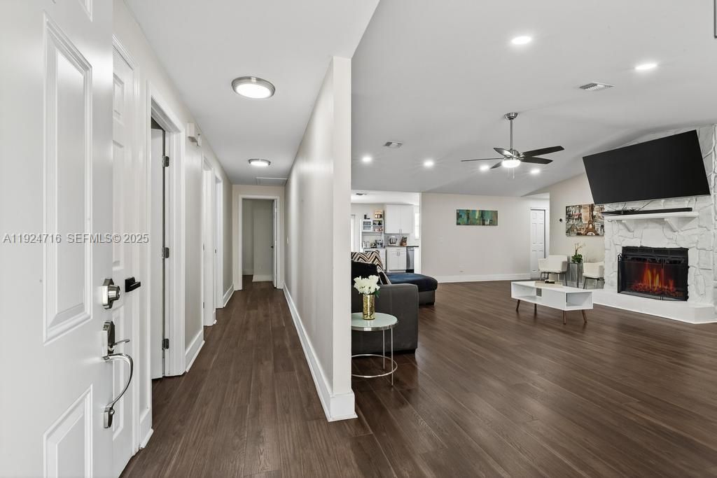 На продажу: $325,000 (4 спален, 2 ванн, 0 Квадратных фут)