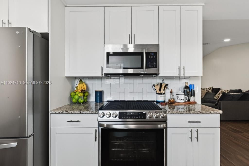 На продажу: $325,000 (4 спален, 2 ванн, 0 Квадратных фут)