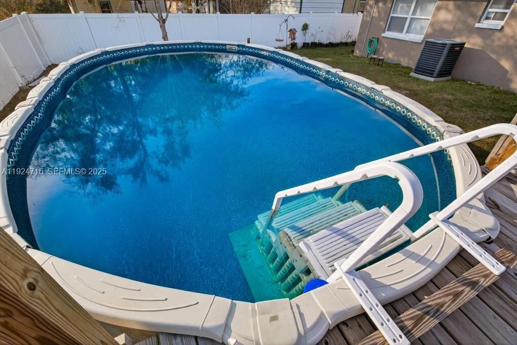 На продажу: $325,000 (4 спален, 2 ванн, 0 Квадратных фут)